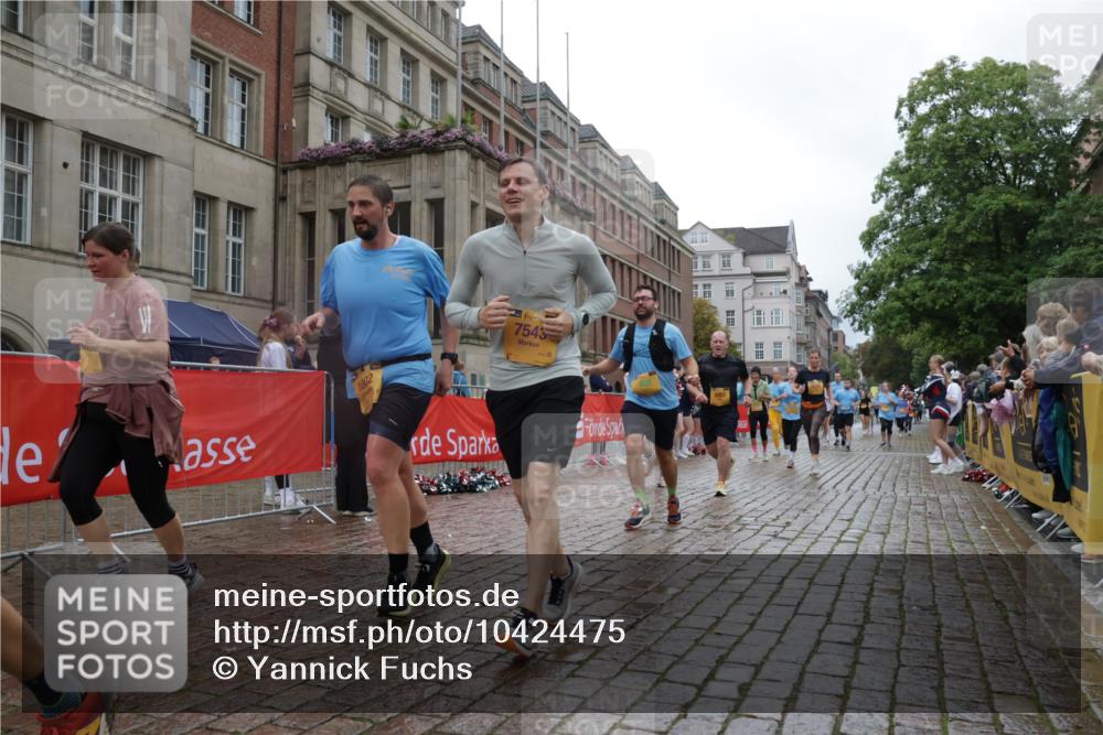 13.09.2026 - Kiel Lauf Yannick Fuchs http://msf.ph/oto/10424475 13.09.2026 11:00:20 Ziel 173, 327, 893, 1036, 1518, 1896, 1897, 2150, 2151, 2187, 2490, 2558, 2915, 3121, 3793, 4239, 4787, 6431, 6770, 6897, 7091, 7438, 8481, 9408, 10346, 10420, 11182, 11220, 11471, 11835, 12214, 12457, 173, 469, 753, 964, 988, 1002, 1078, 1562, 1728, 1895, 1948, 2287, 2382, 3063, 3775, 4437, 4509, 5261, 5627, 6295, 6520, 7398, 7543, 7945, 7954, 8120, 9140, 9271, 9299, 9690, 10420, 10996, 11007, 11377, 11415, 11503, 11607, 362, 1650, 1722, 1795, 2233, 2267, 4261, 10674, 7614 meine-sportfotos.de