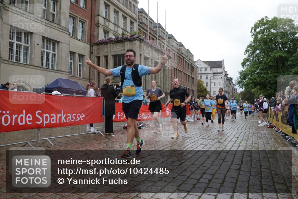 13.09.2026 - Kiel Lauf Yannick Fuchs http://msf.ph/oto/10424485 13.09.2026 11:00:21 Ziel 327, 893, 1036, 1518, 1896, 1897, 2150, 2151, 2187, 2490, 2558, 2915, 3121, 3793, 4239, 4787, 4905, 6431, 6770, 6897, 7091, 7438, 7997, 8481, 9408, 10346, 11182, 11220, 11471, 11835, 12214, 12457, 173, 469, 753, 964, 1002, 1078, 1562, 1728, 1895, 1948, 2287, 2382, 2490, 3063, 3775, 4437, 4509, 5261, 5627, 6295, 6520, 7398, 7438, 7543, 7945, 7954, 8120, 9140, 9271, 9299, 9690, 10420, 10996, 11007, 11377, 11415, 11503, 11607, 362, 1650, 1722, 1795, 2233, 2267, 4261, 10674 meine-sportfotos.de