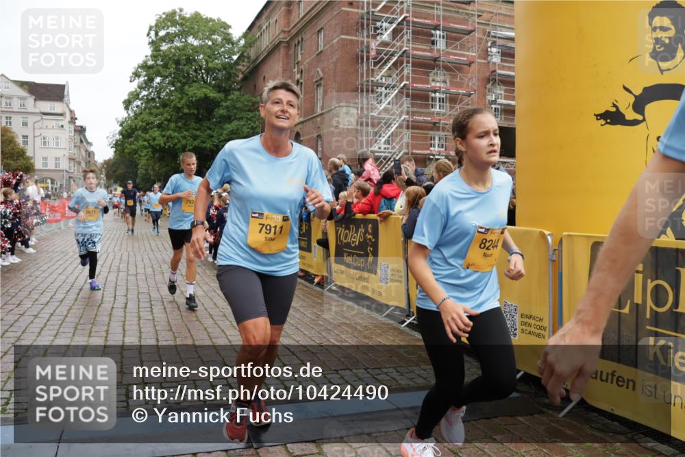 13.09.2026 - Kiel Lauf Yannick Fuchs http://msf.ph/oto/10424490 13.09.2026 09:45:59 Ziel 557, 1415, 1418, 2127, 3142, 3301, 4909, 4910, 5234, 5757, 5829, 7572, 7911, 7924, 8244, 8611, 8859, 9841, 10036, 10203, 10719, 12374, 12841, 1023, 1579, 2017, 2788, 2835, 3025, 3408, 3974, 4413, 4569, 5369, 5511, 6038, 7202, 7349, 7572, 7854, 8126, 8152, 9456, 9841, 10142, 10392, 10445, 10498, 11939, 12069, 12281, 442, 2482, 3052, 3954, 4918, 5855, 5955, 6732, 7015, 7308, 8125, 10117, 10685, 10898, 11076, 11078, 1503, 2017, 2835, 3408, 5103, 5369, 5399 meine-sportfotos.de