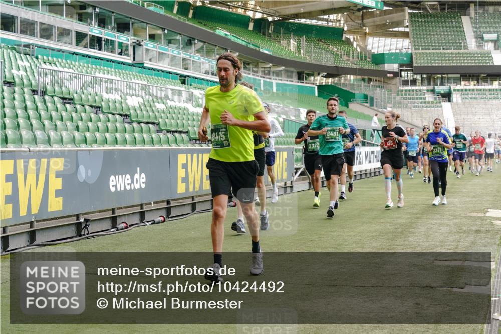13.09.2026 - 21. swb-Marathon Bremen Michael Burmester http://msf.ph/oto/10424492 13.09.2026 13:01:04 Laufen im Stadion 135, 242, 260, 282, 318, 342, 440, 531, 651, 687, 930, 946, 1006, 1067, 1209, 1368, 1436, 1448, 1493, 1494, 1582, 1650, 1861, 1896, 1935, 1963, 2033, 2047, 2062, 2088, 2293, 2306, 2322, 2370, 2409, 2427, 2481, 2485, 2490, 2491, 2517, 2560, 2561, 2570, 2627, 2638, 2658, 2686, 2700, 2708, 2781, 2906, 2914, 2967, 3076, 3105, 3145, 3168, 3173, 3273, 3354, 3372, 3374, 3375, 3385, 3480, 3524, 3526, 3642, 3667, 3729, 3774, 3806, 3855, 3856, 3861, 3930 meine-sportfotos.de