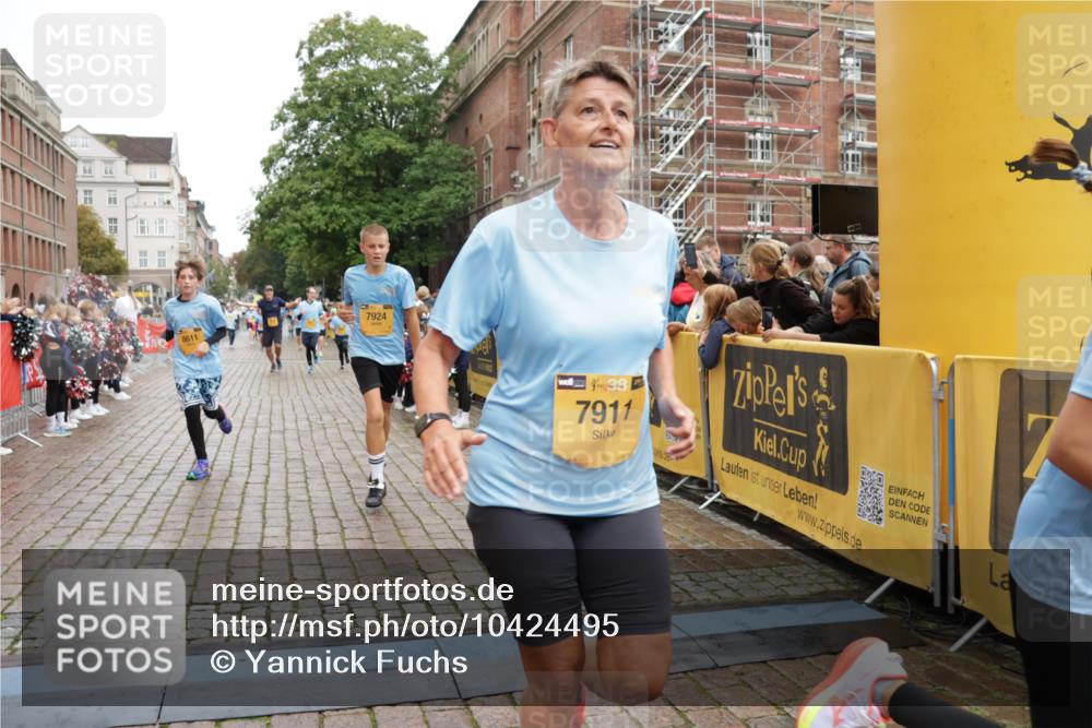 13.09.2026 - Kiel Lauf Yannick Fuchs http://msf.ph/oto/10424495 13.09.2026 09:45:59 Ziel 557, 1415, 1418, 2127, 3142, 3301, 4909, 4910, 5234, 5757, 5829, 7572, 7911, 7924, 8244, 8611, 8859, 9841, 10036, 10203, 10719, 12374, 12841, 1023, 1579, 2017, 2788, 2835, 3025, 3408, 3974, 4413, 4569, 5369, 5511, 6038, 7202, 7349, 7572, 7854, 8126, 8152, 9456, 9841, 10142, 10392, 10445, 10498, 11939, 12069, 12281, 442, 2482, 3052, 3954, 4918, 5855, 5955, 6732, 7015, 7308, 8125, 10117, 10685, 10898, 11076, 11078, 1503, 2017, 2835, 3408, 5103, 5369, 5399 meine-sportfotos.de