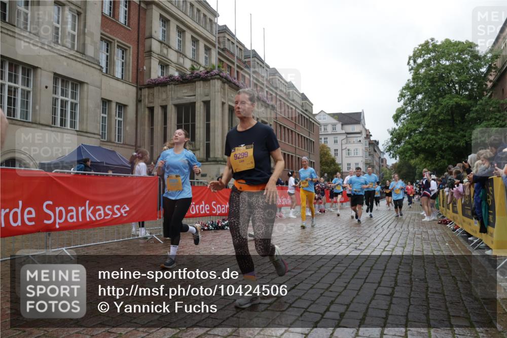 13.09.2026 - Kiel Lauf Yannick Fuchs http://msf.ph/oto/10424506 13.09.2026 11:00:24 Ziel 893, 1036, 1518, 1896, 1897, 2150, 2151, 2187, 2558, 2915, 3793, 4239, 4524, 4787, 4905, 6431, 6770, 7091, 7997, 8481, 9327, 9408, 10346, 10674, 11182, 11220, 11471, 11835, 12214, 12457, 173, 327, 753, 964, 1078, 1562, 1728, 1895, 1948, 2287, 2382, 2490, 3063, 3121, 3775, 4437, 4509, 5261, 6295, 6520, 6897, 7398, 7438, 7945, 7954, 8120, 9140, 9271, 9299, 9690, 10420, 10996, 11007, 11220, 11377, 11415, 11503, 11607, 362, 1650, 1722, 1795, 2233, 2267, 4261 meine-sportfotos.de