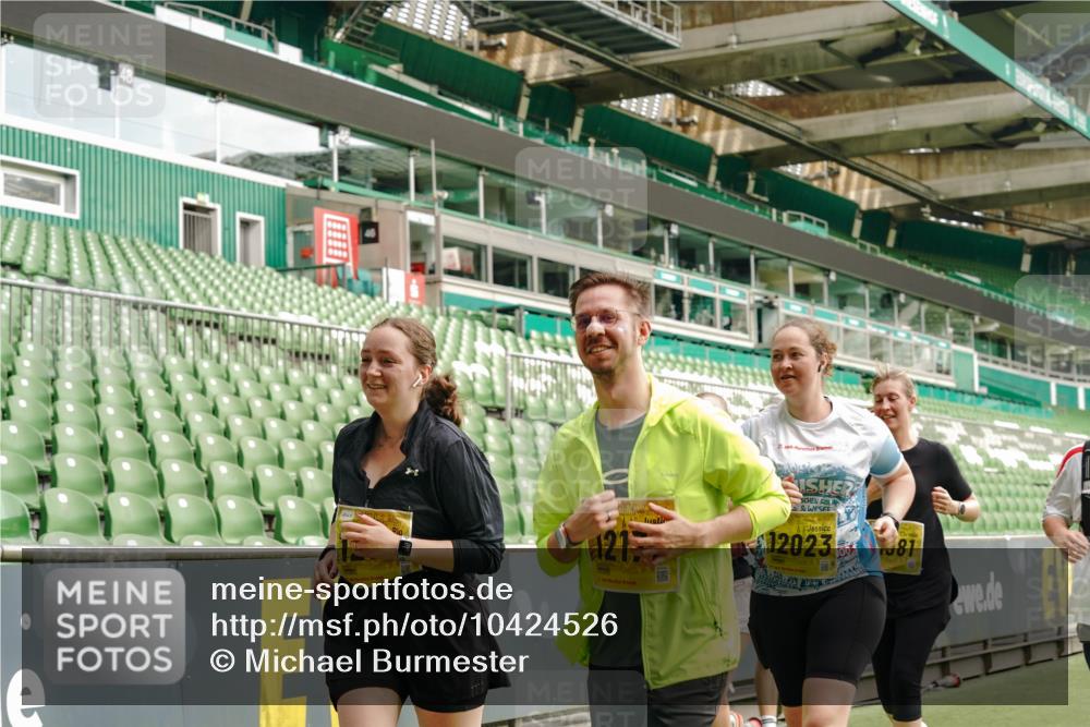 13.09.2026 - 21. swb-Marathon Bremen Michael Burmester http://msf.ph/oto/10424526 13.09.2026 10:47:12 Laufen im Stadion 10161, 10264, 10349, 10472, 10535, 10895, 10933, 10970, 11050, 11104, 11181, 11244, 11262, 11296, 11309, 11367, 11443, 11457, 11529, 11530, 11546, 11573, 11574, 11579, 11639, 11663, 11675, 11709, 11760, 11821, 12157, 12211, 12285, 12316, 12317, 12340, 12374, 12422, 12444, 12462, 10002, 10004, 10005, 10176, 10191, 10192, 10271, 10295, 10303, 10325, 10335, 10361, 10362, 10459, 10513, 10629, 10756, 10779, 10882, 10997, 10999, 11233, 11307, 11355 meine-sportfotos.de