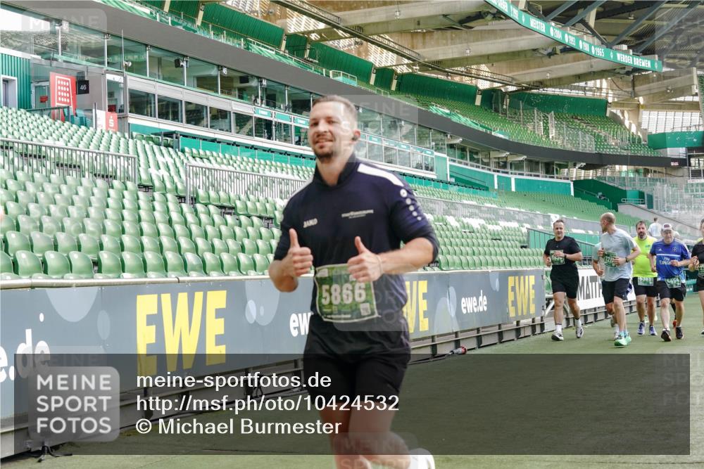 13.09.2026 - 21. swb-Marathon Bremen Michael Burmester http://msf.ph/oto/10424532 13.09.2026 13:24:00 Laufen im Stadion 137, 160, 182, 211, 324, 434, 533, 548, 609, 708, 721, 723, 739, 743, 752, 892, 1178, 1259, 1273, 1331, 1463, 1471, 1491, 1597, 1598, 1691, 1746, 1788, 1944, 2095, 2211, 2213, 2252, 2286, 2312, 2323, 2433, 2445, 2465, 2475, 2483, 2495, 2497, 2503, 2504, 2526, 2571, 2644, 2768, 2776, 2936, 2968, 3252, 3282, 3288, 3289, 3292, 3298, 3306, 3312, 3347, 3364, 3381, 3395, 3423, 3447, 3505, 3530, 3559, 3727, 3770, 3819, 4054, 4231, 4406, 4407, 4431, 4466, 4467, 4584 meine-sportfotos.de