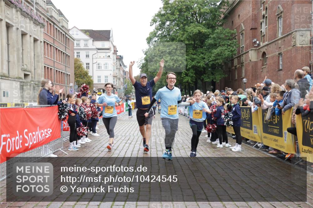 13.09.2026 - Kiel Lauf Yannick Fuchs http://msf.ph/oto/10424545 13.09.2026 09:46:02 Ziel 1415, 1418, 2127, 2482, 3142, 3301, 4909, 4910, 4918, 5234, 5829, 6732, 7911, 7924, 8244, 8611, 8859, 10203, 10685, 10719, 10898, 12374, 12841, 557, 1023, 1579, 2127, 2788, 2835, 3025, 3142, 3974, 4413, 4569, 5511, 5757, 6038, 7202, 7349, 7572, 7854, 8126, 9841, 10036, 10142, 10392, 10445, 12069, 12281, 12374, 181, 442, 3052, 3954, 5855, 5955, 6857, 7015, 7308, 8125, 10117, 10913, 11076, 11078, 11316, 12495, 12621, 1503, 2017, 2835, 3408, 5103, 5369, 5399 meine-sportfotos.de