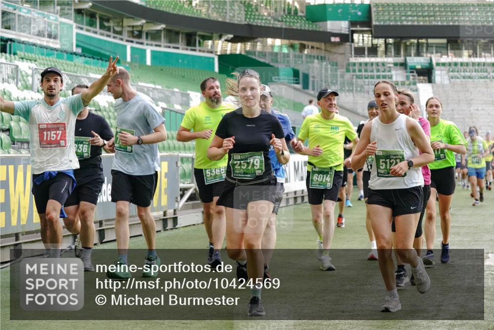 13.09.2026 - 21. swb-Marathon Bremen Michael Burmester http://msf.ph/oto/10424569 13.09.2026 13:24:03 Laufen im Stadion 137, 160, 182, 324, 434, 533, 548, 609, 708, 721, 723, 739, 743, 752, 892, 1178, 1273, 1331, 1463, 1471, 1491, 1597, 1598, 1691, 1746, 1788, 1944, 2095, 2211, 2213, 2252, 2286, 2312, 2323, 2433, 2445, 2465, 2475, 2483, 2495, 2497, 2503, 2504, 2526, 2554, 2571, 2644, 2768, 2776, 2936, 2968, 3252, 3282, 3288, 3289, 3292, 3298, 3306, 3312, 3347, 3364, 3381, 3395, 3423, 3447, 3505, 3530, 3559, 3727, 3770, 3819, 4054, 4231, 4406, 4407, 4466, 4467 meine-sportfotos.de