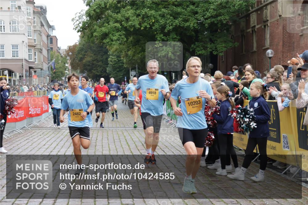 13.09.2026 - Kiel Lauf Yannick Fuchs http://msf.ph/oto/10424585 13.09.2026 09:46:05 Ziel 1415, 2482, 4909, 4910, 4918, 5234, 5829, 6732, 7015, 7911, 7924, 8244, 8611, 8859, 10203, 10685, 10719, 10898, 11076, 11078, 557, 1023, 1418, 1579, 2127, 2788, 3025, 3142, 3301, 3974, 4413, 4569, 5511, 5757, 5829, 6038, 7202, 7349, 7572, 8126, 9841, 10036, 10142, 10392, 10445, 12069, 12281, 12374, 12841, 167, 181, 442, 3052, 3954, 5855, 5955, 6857, 7308, 8125, 10117, 10913, 11316, 12495, 12621, 1579, 2017, 2835, 3408, 5369, 5399, 6038 meine-sportfotos.de