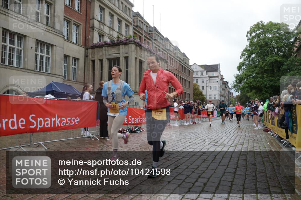 13.09.2026 - Kiel Lauf Yannick Fuchs http://msf.ph/oto/10424598 13.09.2026 11:00:32 Ziel 362, 893, 1518, 1650, 1722, 1896, 1897, 2233, 2267, 3793, 4261, 4524, 4706, 4905, 6431, 6770, 7091, 7179, 7997, 8481, 8565, 8686, 9327, 9408, 10346, 10590, 10674, 11797, 11835, 12214, 12457, 12756, 12757, 12773, 173, 327, 753, 964, 1036, 1078, 1728, 2150, 2151, 2187, 2382, 2490, 2558, 2915, 3121, 3775, 3793, 4239, 4437, 4787, 6520, 6897, 7398, 7438, 7945, 9140, 9690, 10346, 10420, 10996, 11182, 11220, 11471, 11503, 11607, 11835, 1795, 2038 meine-sportfotos.de