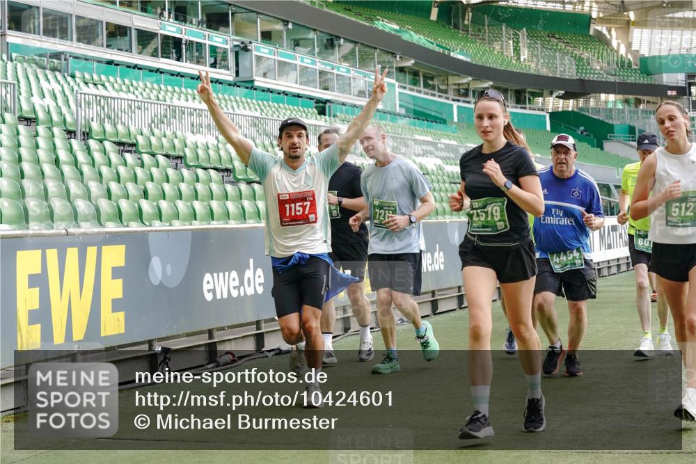 13.09.2026 - 21. swb-Marathon Bremen Michael Burmester http://msf.ph/oto/10424601 13.09.2026 13:24:04 Laufen im Stadion 137, 160, 182, 324, 434, 533, 548, 609, 708, 721, 723, 739, 743, 752, 892, 1178, 1273, 1331, 1463, 1471, 1491, 1597, 1598, 1691, 1746, 1788, 1944, 2095, 2211, 2213, 2252, 2267, 2286, 2312, 2323, 2433, 2445, 2465, 2475, 2483, 2495, 2497, 2503, 2526, 2554, 2571, 2644, 2768, 2776, 2936, 2968, 3252, 3282, 3288, 3289, 3292, 3298, 3306, 3312, 3347, 3364, 3381, 3395, 3423, 3447, 3505, 3530, 3559, 3727, 3770, 3819, 4054, 4231, 4406, 4407, 4466, 4467 meine-sportfotos.de