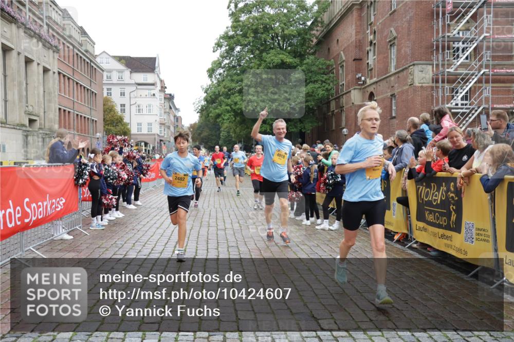 13.09.2026 - Kiel Lauf Yannick Fuchs http://msf.ph/oto/10424607 13.09.2026 09:46:06 Ziel 1415, 2482, 4909, 4910, 4918, 5234, 6732, 7015, 7911, 7924, 8244, 8611, 8859, 10203, 10685, 10719, 10898, 11076, 11078, 557, 1023, 1418, 1579, 2127, 2788, 3025, 3142, 3301, 3974, 4413, 4569, 5511, 5757, 5829, 6038, 7202, 7349, 7572, 7911, 8126, 8244, 8859, 9841, 10036, 10142, 10392, 10445, 10719, 12069, 12281, 12374, 12841, 167, 181, 442, 3052, 3361, 3954, 5855, 5955, 6857, 7308, 8125, 10117, 10913, 11316, 11859, 12495, 12621, 1023, 1579, 2017, 2835, 3408, 5369, 6038 meine-sportfotos.de