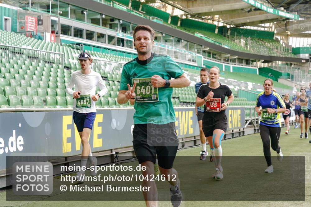 13.09.2026 - 21. swb-Marathon Bremen Michael Burmester http://msf.ph/oto/10424612 13.09.2026 13:01:07 Laufen im Stadion 135, 242, 260, 282, 318, 342, 440, 531, 651, 687, 930, 946, 1006, 1067, 1209, 1368, 1436, 1448, 1493, 1494, 1582, 1650, 1861, 1896, 1935, 1963, 2033, 2047, 2062, 2088, 2293, 2306, 2322, 2370, 2409, 2427, 2481, 2485, 2490, 2491, 2517, 2560, 2561, 2627, 2638, 2658, 2686, 2700, 2708, 2781, 2906, 2914, 2967, 3076, 3105, 3145, 3168, 3173, 3273, 3354, 3372, 3374, 3375, 3385, 3480, 3524, 3526, 3642, 3667, 3729, 3774, 3806, 3855, 3856, 3861, 3930 meine-sportfotos.de