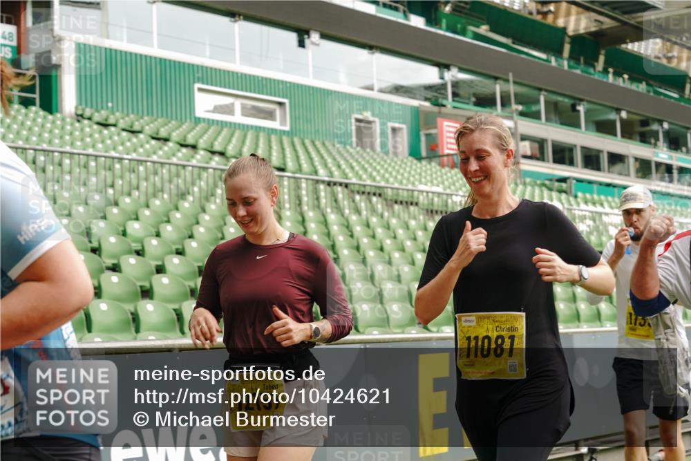 13.09.2026 - 21. swb-Marathon Bremen Michael Burmester http://msf.ph/oto/10424621 13.09.2026 10:47:15 Laufen im Stadion 10161, 10264, 10349, 10472, 10535, 10895, 10933, 10970, 11050, 11104, 11181, 11244, 11262, 11296, 11443, 11457, 11529, 11530, 11546, 11573, 11574, 11579, 11639, 11663, 11675, 11709, 11760, 11821, 12157, 12211, 12285, 12316, 12317, 12340, 12374, 12422, 12444, 12462, 10002, 10004, 10005, 10176, 10191, 10192, 10271, 10295, 10303, 10325, 10335, 10361, 10362, 10459, 10513, 10629, 10756, 10779, 10882, 10997, 10999, 11233, 11307, 11355 meine-sportfotos.de
