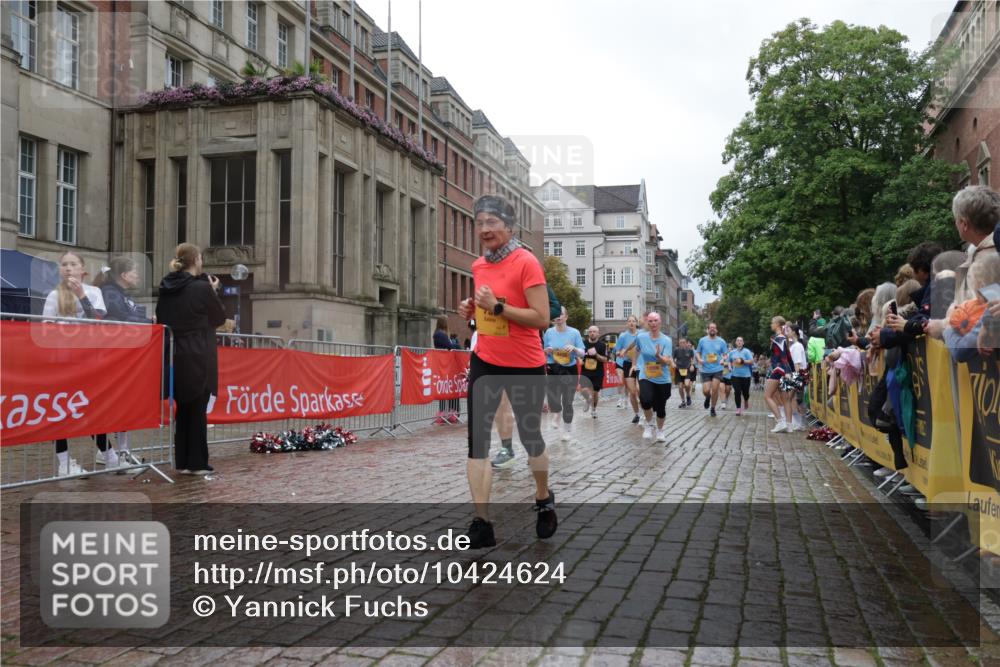 13.09.2026 - Kiel Lauf Yannick Fuchs http://msf.ph/oto/10424624 13.09.2026 11:00:37 Ziel 362, 1650, 1722, 1795, 2233, 2267, 4055, 4261, 4524, 4706, 4855, 5794, 5912, 7179, 7214, 8565, 8590, 8686, 9327, 10590, 10674, 11797, 12756, 12757, 12773, 173, 327, 753, 893, 1036, 1078, 1518, 1896, 1897, 2150, 2151, 2187, 2382, 2490, 2558, 2915, 3121, 3775, 3793, 4239, 4437, 4787, 4905, 6431, 6520, 6770, 6897, 7091, 7438, 7945, 7997, 8481, 9140, 9408, 9690, 10346, 10420, 10674, 10996, 11182, 11220, 11471, 11503, 11607, 11835, 12214, 12457, 190, 2038 meine-sportfotos.de