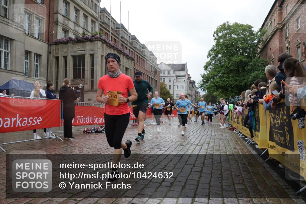 13.09.2026 - Kiel Lauf Yannick Fuchs http://msf.ph/oto/10424632 13.09.2026 11:00:37 Ziel 362, 1650, 1722, 1795, 2233, 2267, 4055, 4261, 4524, 4706, 4855, 5794, 5912, 7179, 7214, 8565, 8590, 8686, 9327, 10590, 10674, 11797, 12756, 12757, 12773, 173, 327, 753, 893, 1036, 1078, 1518, 1896, 1897, 2150, 2151, 2187, 2382, 2490, 2558, 2915, 3121, 3775, 3793, 4239, 4437, 4787, 4905, 6431, 6520, 6770, 6897, 7091, 7438, 7945, 7997, 8481, 9140, 9408, 9690, 10346, 10420, 10674, 10996, 11182, 11220, 11471, 11503, 11607, 11835, 12214, 12457, 190, 2038 meine-sportfotos.de