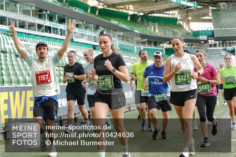 13.09.2026 - 21. swb-Marathon Bremen Michael Burmester http://msf.ph/oto/10424636 13.09.2026 13:24:04 Laufen im Stadion 137, 160, 182, 324, 434, 533, 548, 609, 708, 721, 723, 739, 743, 752, 892, 1178, 1273, 1331, 1463, 1471, 1491, 1597, 1598, 1691, 1746, 1788, 1944, 2095, 2211, 2213, 2252, 2267, 2286, 2312, 2323, 2433, 2445, 2465, 2475, 2483, 2495, 2497, 2503, 2526, 2554, 2571, 2644, 2768, 2776, 2936, 2968, 3252, 3282, 3288, 3289, 3292, 3298, 3306, 3312, 3347, 3364, 3381, 3395, 3423, 3447, 3505, 3530, 3559, 3727, 3770, 3819, 4054, 4231, 4406, 4407, 4466, 4467 meine-sportfotos.de