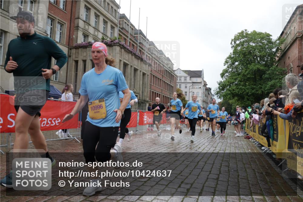 13.09.2026 - Kiel Lauf Yannick Fuchs http://msf.ph/oto/10424637 13.09.2026 11:00:39 Ziel 362, 1650, 1722, 1795, 2233, 2267, 4055, 4261, 4706, 4855, 5794, 5912, 7179, 7214, 8565, 8590, 8622, 8686, 10529, 10590, 11797, 12756, 12757, 12773, 173, 327, 893, 1036, 1078, 1518, 1896, 1897, 2150, 2151, 2187, 2382, 2490, 2558, 2915, 3121, 3775, 3793, 4239, 4437, 4524, 4787, 4905, 6431, 6520, 6770, 6897, 7091, 7438, 7945, 7997, 8481, 9327, 9408, 9690, 10346, 10420, 10674, 10996, 11182, 11220, 11471, 11503, 11607, 11835, 12214, 12457, 190, 2038 meine-sportfotos.de