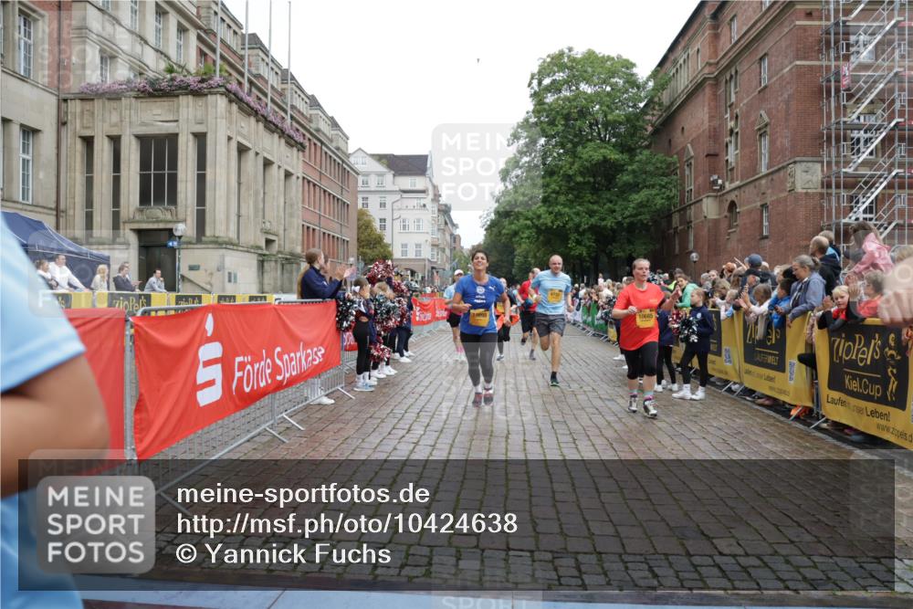 13.09.2026 - Kiel Lauf Yannick Fuchs http://msf.ph/oto/10424638 13.09.2026 09:46:08 Ziel 1415, 2482, 3052, 4909, 4910, 4918, 5234, 6732, 7015, 8125, 8611, 10203, 10685, 10898, 11076, 11078, 557, 1023, 1418, 2127, 2788, 3025, 3142, 3301, 3974, 4413, 4569, 5511, 5757, 5829, 7202, 7349, 7572, 7911, 7924, 8126, 8244, 8611, 8859, 9841, 10036, 10142, 10392, 10445, 10719, 12281, 12374, 12841, 167, 181, 442, 3361, 3954, 5855, 5955, 6857, 7308, 10117, 10913, 11316, 11859, 11861, 12495, 12621, 1023, 1579, 2835, 6038, 8126 meine-sportfotos.de