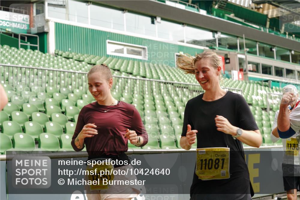 13.09.2026 - 21. swb-Marathon Bremen Michael Burmester http://msf.ph/oto/10424640 13.09.2026 10:47:15 Laufen im Stadion 10161, 10264, 10349, 10472, 10535, 10895, 10933, 10970, 11050, 11104, 11181, 11244, 11262, 11296, 11443, 11457, 11529, 11530, 11546, 11573, 11574, 11579, 11639, 11663, 11675, 11709, 11760, 11821, 12157, 12211, 12285, 12316, 12317, 12340, 12374, 12422, 12444, 12462, 10002, 10004, 10005, 10176, 10191, 10192, 10271, 10295, 10303, 10325, 10335, 10361, 10362, 10459, 10513, 10629, 10756, 10779, 10882, 10997, 10999, 11233, 11307, 11355 meine-sportfotos.de