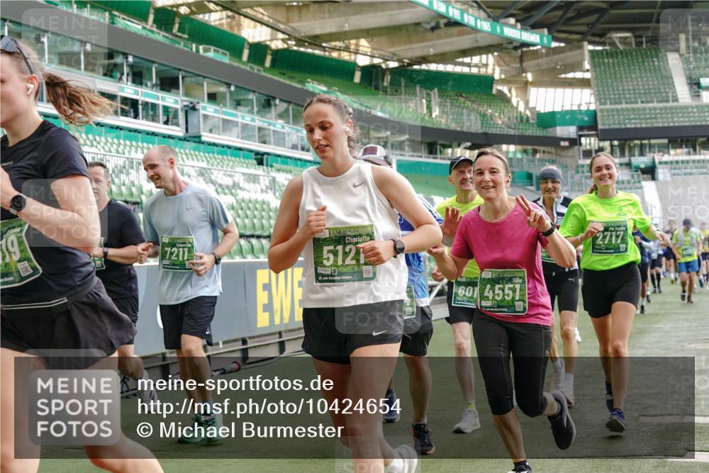 13.09.2026 - 21. swb-Marathon Bremen Michael Burmester http://msf.ph/oto/10424654 13.09.2026 13:24:05 Laufen im Stadion 137, 160, 182, 294, 324, 434, 533, 548, 609, 708, 721, 723, 739, 743, 752, 892, 1178, 1273, 1331, 1463, 1471, 1491, 1597, 1598, 1691, 1746, 1788, 1944, 2095, 2211, 2213, 2252, 2267, 2286, 2312, 2323, 2433, 2445, 2465, 2475, 2483, 2495, 2497, 2503, 2526, 2554, 2571, 2644, 2768, 2776, 2936, 2968, 3252, 3282, 3288, 3289, 3292, 3298, 3306, 3312, 3347, 3364, 3381, 3395, 3423, 3447, 3505, 3530, 3559, 3727, 3770, 3819, 4054, 4231, 4406, 4407, 4466, 4467 meine-sportfotos.de