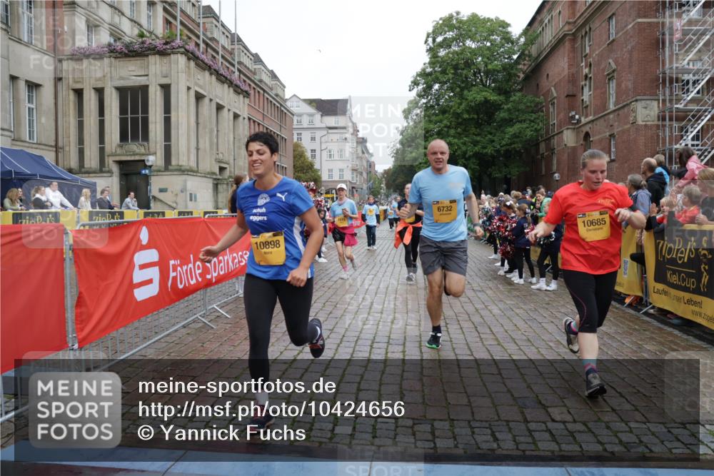 13.09.2026 - Kiel Lauf Yannick Fuchs http://msf.ph/oto/10424656 13.09.2026 09:46:09 Ziel 1415, 2482, 3052, 4909, 4910, 4918, 5234, 5855, 6732, 7015, 7308, 8125, 10203, 10685, 10898, 11076, 11078, 557, 1023, 1418, 2127, 2788, 3025, 3142, 3301, 3974, 4413, 4569, 5511, 5757, 5829, 7202, 7349, 7572, 7911, 7924, 8126, 8244, 8611, 8859, 9841, 10036, 10142, 10392, 10445, 10719, 12281, 12374, 12841, 167, 181, 442, 3361, 3954, 5955, 6857, 10117, 10913, 11316, 11859, 11861, 12495, 12621, 1023, 1579, 2835, 6038, 8126 meine-sportfotos.de