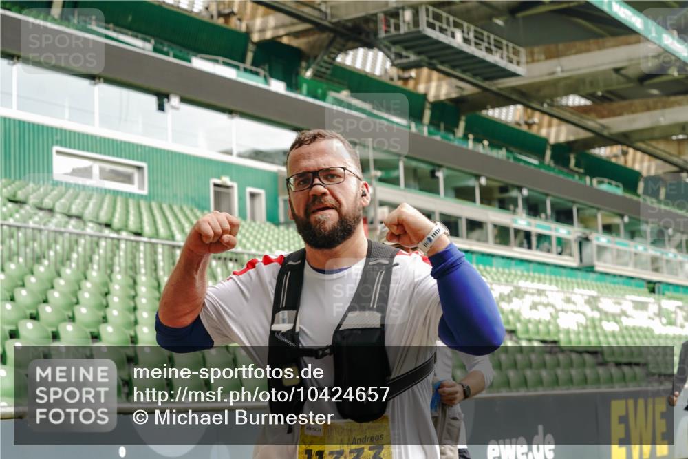 13.09.2026 - 21. swb-Marathon Bremen Michael Burmester http://msf.ph/oto/10424657 13.09.2026 10:47:16 Laufen im Stadion 10161, 10264, 10349, 10472, 10535, 10895, 10933, 10970, 11050, 11104, 11181, 11244, 11262, 11296, 11443, 11457, 11529, 11530, 11546, 11573, 11574, 11579, 11639, 11663, 11675, 11709, 11760, 11821, 12157, 12211, 12285, 12316, 12317, 12340, 12374, 12422, 12444, 12462, 10002, 10004, 10005, 10176, 10191, 10192, 10271, 10295, 10325, 10335, 10361, 10362, 10459, 10513, 10629, 10756, 10779, 10882, 10997, 10999, 11233, 11307, 11355 meine-sportfotos.de