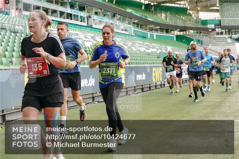 13.09.2026 - 21. swb-Marathon Bremen Michael Burmester http://msf.ph/oto/10424677 13.09.2026 13:01:09 Laufen im Stadion 135, 242, 260, 282, 318, 342, 440, 531, 651, 687, 930, 946, 1006, 1067, 1209, 1368, 1436, 1448, 1493, 1494, 1582, 1650, 1861, 1896, 1935, 1963, 2033, 2047, 2062, 2088, 2293, 2306, 2322, 2370, 2409, 2427, 2481, 2485, 2490, 2491, 2517, 2560, 2561, 2627, 2638, 2658, 2686, 2700, 2708, 2781, 2906, 2914, 2967, 3076, 3105, 3145, 3168, 3173, 3273, 3354, 3372, 3374, 3375, 3385, 3480, 3524, 3526, 3642, 3667, 3729, 3774, 3806, 3855, 3856, 3861, 3930 meine-sportfotos.de
