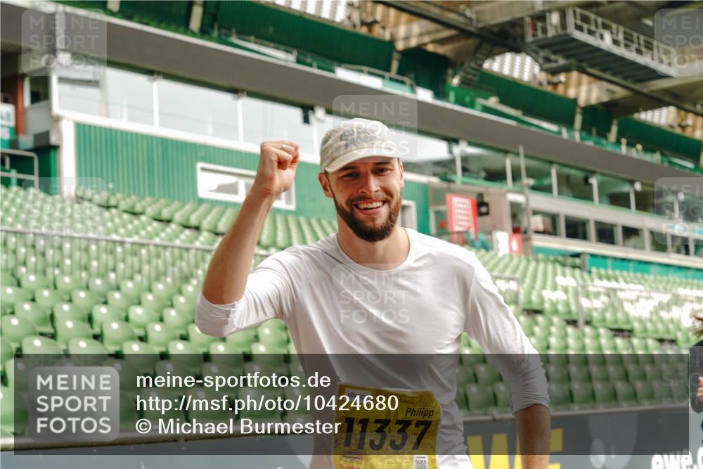 13.09.2026 - 21. swb-Marathon Bremen Michael Burmester http://msf.ph/oto/10424680 13.09.2026 10:47:17 Laufen im Stadion 10161, 10264, 10349, 10535, 10895, 10933, 10970, 11050, 11104, 11181, 11244, 11262, 11296, 11443, 11457, 11529, 11530, 11546, 11573, 11574, 11579, 11639, 11663, 11675, 11698, 11709, 11760, 11821, 12157, 12211, 12285, 12316, 12317, 12340, 12374, 12422, 12444, 12462, 10002, 10004, 10005, 10176, 10191, 10192, 10271, 10295, 10325, 10335, 10361, 10362, 10459, 10513, 10629, 10756, 10779, 10882, 10997, 10999, 11233, 11307, 11355 meine-sportfotos.de