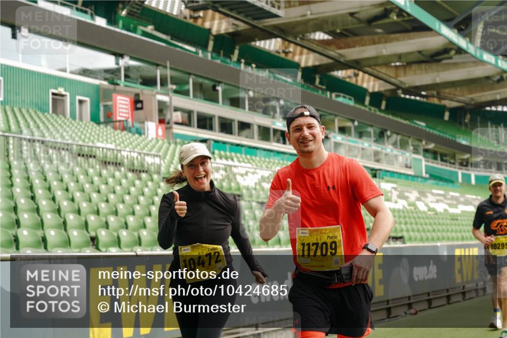 13.09.2026 - 21. swb-Marathon Bremen Michael Burmester http://msf.ph/oto/10424685 13.09.2026 10:47:17 Laufen im Stadion 10161, 10264, 10349, 10535, 10895, 10933, 10970, 11050, 11104, 11181, 11244, 11262, 11296, 11443, 11457, 11529, 11530, 11546, 11573, 11574, 11579, 11639, 11663, 11675, 11698, 11709, 11760, 11821, 12157, 12211, 12285, 12316, 12317, 12340, 12374, 12422, 12444, 12462, 10002, 10004, 10005, 10176, 10191, 10192, 10271, 10295, 10325, 10335, 10361, 10362, 10459, 10513, 10629, 10756, 10779, 10882, 10997, 10999, 11233, 11307, 11355 meine-sportfotos.de