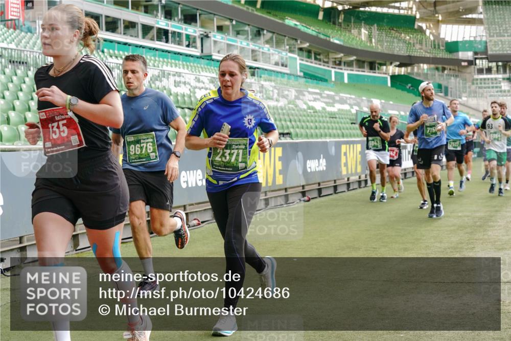 13.09.2026 - 21. swb-Marathon Bremen Michael Burmester http://msf.ph/oto/10424686 13.09.2026 13:01:09 Laufen im Stadion 135, 242, 260, 282, 318, 342, 440, 531, 651, 687, 930, 946, 1006, 1067, 1209, 1368, 1436, 1448, 1493, 1494, 1582, 1650, 1861, 1896, 1935, 1963, 2033, 2047, 2062, 2088, 2293, 2306, 2322, 2370, 2409, 2427, 2481, 2485, 2490, 2491, 2517, 2560, 2561, 2627, 2638, 2658, 2686, 2700, 2708, 2781, 2906, 2914, 2967, 3076, 3105, 3145, 3168, 3173, 3273, 3354, 3372, 3374, 3375, 3385, 3480, 3524, 3526, 3642, 3667, 3729, 3774, 3806, 3855, 3856, 3861, 3930 meine-sportfotos.de
