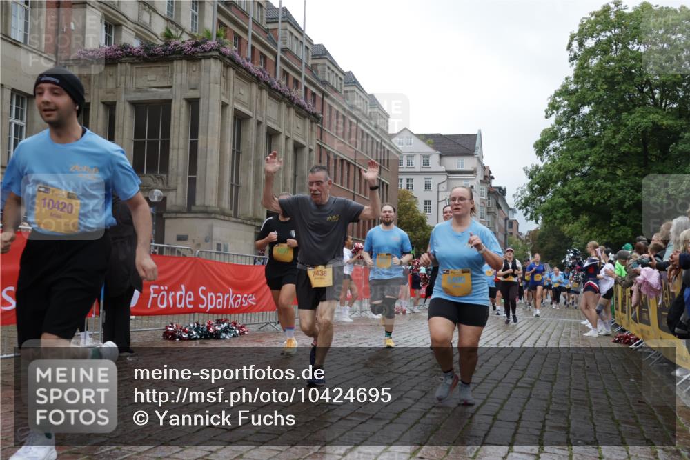 13.09.2026 - Kiel Lauf Yannick Fuchs http://msf.ph/oto/10424695 13.09.2026 11:00:44 Ziel 1722, 1795, 2038, 4055, 4706, 4855, 5794, 5912, 6995, 6996, 7214, 7610, 8590, 8622, 8686, 10480, 10529, 10590, 10700, 11797, 12756, 12757, 12773, 173, 327, 362, 893, 1036, 1518, 1650, 1896, 1897, 2150, 2151, 2187, 2233, 2267, 2490, 2558, 2915, 3121, 3793, 4239, 4261, 4524, 4787, 4905, 6431, 6520, 6770, 6897, 7091, 7179, 7438, 7997, 8481, 8565, 9327, 9408, 9690, 10346, 10420, 10674, 11182, 11220, 11471, 11607, 11797, 11835, 12214, 12457, 12756, 48, 190 meine-sportfotos.de