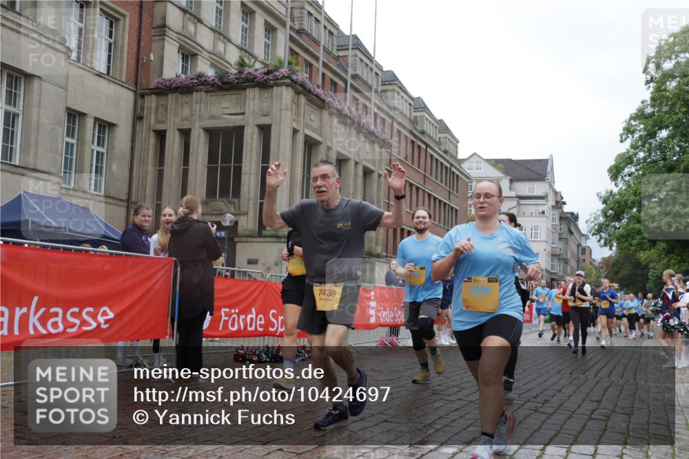 13.09.2026 - Kiel Lauf Yannick Fuchs http://msf.ph/oto/10424697 13.09.2026 11:00:45 Ziel 1722, 1795, 2038, 3423, 3425, 4055, 4706, 4855, 4915, 5794, 5912, 6995, 6996, 7214, 7610, 8590, 8622, 8686, 9199, 10480, 10529, 10590, 10700, 12773, 173, 327, 362, 893, 1036, 1518, 1650, 1896, 1897, 2150, 2151, 2187, 2233, 2267, 2490, 2558, 2915, 3121, 3793, 4239, 4261, 4524, 4787, 4905, 6431, 6770, 6897, 7091, 7179, 7438, 7997, 8481, 8565, 9327, 9408, 10346, 10420, 10590, 10674, 11182, 11220, 11471, 11797, 11835, 12214, 12457, 12756, 48, 190 meine-sportfotos.de