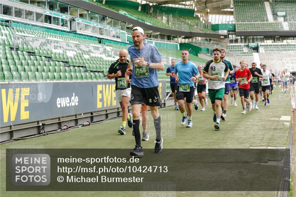 13.09.2026 - 21. swb-Marathon Bremen Michael Burmester http://msf.ph/oto/10424713 13.09.2026 13:01:11 Laufen im Stadion 135, 242, 260, 282, 318, 342, 440, 531, 651, 687, 930, 946, 1006, 1067, 1209, 1368, 1436, 1448, 1493, 1494, 1582, 1650, 1861, 1896, 1935, 1963, 2033, 2047, 2062, 2088, 2293, 2306, 2322, 2370, 2409, 2427, 2481, 2485, 2490, 2491, 2517, 2560, 2561, 2627, 2638, 2658, 2686, 2700, 2708, 2781, 2906, 2914, 2967, 3076, 3105, 3145, 3168, 3173, 3273, 3354, 3372, 3374, 3375, 3385, 3392, 3480, 3524, 3526, 3527, 3642, 3667, 3729, 3774, 3806, 3855, 3856, 3861, 3930 meine-sportfotos.de