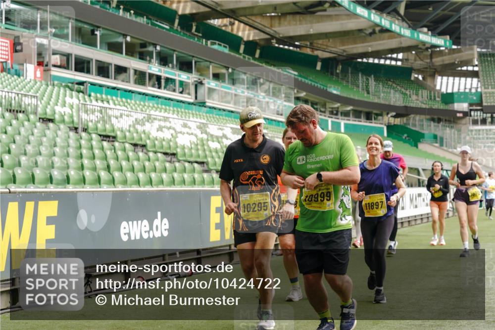 13.09.2026 - 21. swb-Marathon Bremen Michael Burmester http://msf.ph/oto/10424722 13.09.2026 10:47:19 Laufen im Stadion 10161, 10264, 10349, 10535, 10895, 10933, 10970, 11050, 11104, 11181, 11244, 11262, 11296, 11443, 11457, 11529, 11530, 11546, 11573, 11574, 11579, 11639, 11663, 11675, 11698, 11760, 11821, 12157, 12211, 12285, 12316, 12317, 12340, 12374, 12422, 12444, 12462, 10002, 10004, 10005, 10176, 10191, 10192, 10271, 10295, 10325, 10335, 10361, 10362, 10459, 10513, 10629, 10756, 10779, 10882, 10997, 10999, 11233, 11307, 11355 meine-sportfotos.de