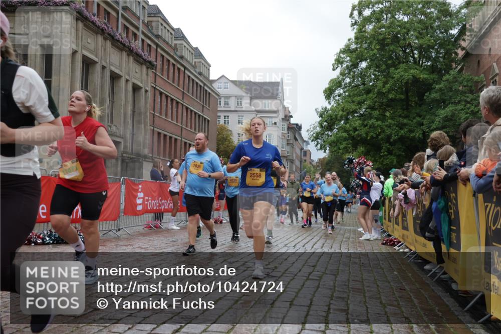 13.09.2026 - Kiel Lauf Yannick Fuchs http://msf.ph/oto/10424724 13.09.2026 11:00:50 Ziel 190, 1795, 2038, 2697, 3423, 3425, 4055, 4769, 4915, 5648, 5794, 6399, 6426, 6995, 6996, 7516, 7610, 8229, 8590, 8622, 9199, 9594, 10339, 10480, 10529, 10700, 11972, 12192, 12326, 362, 893, 1036, 1518, 1650, 1722, 1795, 1896, 1897, 2150, 2151, 2187, 2233, 2267, 2558, 2915, 3793, 4239, 4261, 4524, 4706, 4787, 4855, 4905, 5912, 6431, 6770, 7091, 7179, 7214, 7997, 8481, 8565, 8590, 8686, 9327, 9408, 10346, 10590, 10674, 11182, 11471, 11797, 11835, 12214, 12457, 12756, 48 meine-sportfotos.de