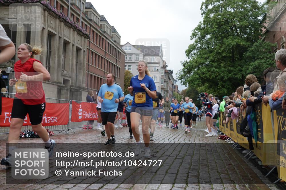 13.09.2026 - Kiel Lauf Yannick Fuchs http://msf.ph/oto/10424727 13.09.2026 11:00:50 Ziel 190, 1795, 2038, 2697, 3423, 3425, 4055, 4769, 4915, 5648, 5794, 6399, 6426, 6995, 6996, 7516, 7610, 8229, 8590, 8622, 9199, 9594, 10339, 10480, 10529, 10700, 11972, 12192, 12326, 362, 893, 1036, 1518, 1650, 1722, 1795, 1896, 1897, 2150, 2151, 2187, 2233, 2267, 2558, 2915, 3793, 4239, 4261, 4524, 4706, 4787, 4855, 4905, 5912, 6431, 6770, 7091, 7179, 7214, 7997, 8481, 8565, 8590, 8686, 9327, 9408, 10346, 10590, 10674, 11182, 11471, 11797, 11835, 12214, 12457, 12756, 48 meine-sportfotos.de