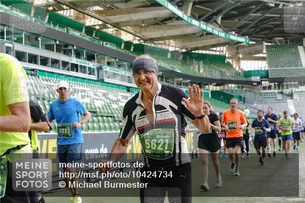13.09.2026 - 21. swb-Marathon Bremen Michael Burmester http://msf.ph/oto/10424734 13.09.2026 13:24:08 Laufen im Stadion 137, 182, 294, 324, 434, 505, 533, 548, 609, 708, 721, 723, 739, 743, 752, 892, 1178, 1273, 1331, 1463, 1471, 1491, 1515, 1597, 1598, 1691, 1746, 1788, 1944, 2095, 2211, 2213, 2252, 2267, 2286, 2312, 2323, 2433, 2445, 2465, 2475, 2483, 2495, 2497, 2503, 2526, 2554, 2571, 2644, 2768, 2776, 2936, 2968, 3252, 3282, 3288, 3289, 3292, 3298, 3306, 3312, 3347, 3364, 3381, 3395, 3423, 3447, 3505, 3530, 3559, 3727, 3770, 3819, 4054, 4231, 4406, 4407, 4466, 4467 meine-sportfotos.de