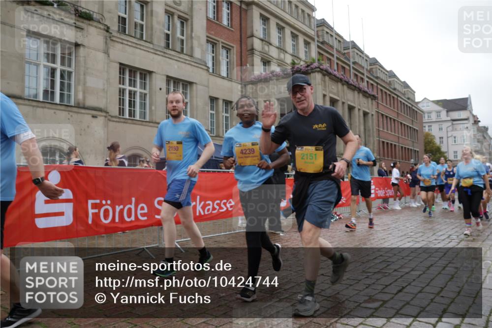 13.09.2026 - Kiel Lauf Yannick Fuchs http://msf.ph/oto/10424744 13.09.2026 11:00:53 Ziel 190, 1314, 2038, 2697, 3423, 3425, 4769, 4915, 5648, 6399, 6426, 6995, 6996, 7516, 7610, 8229, 8622, 9199, 9594, 10339, 10480, 10529, 10700, 10885, 11972, 12192, 12326, 362, 893, 1036, 1518, 1650, 1722, 1795, 1896, 1897, 2150, 2151, 2233, 2267, 2915, 3793, 4055, 4239, 4261, 4524, 4706, 4787, 4855, 4905, 5794, 5912, 6431, 6770, 7091, 7179, 7214, 7997, 8481, 8565, 8590, 8686, 9327, 9408, 10346, 10529, 10590, 10674, 11182, 11797, 11835, 12214, 12457, 12756, 48, 539, 842 meine-sportfotos.de