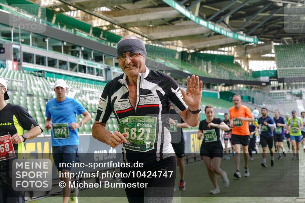 13.09.2026 - 21. swb-Marathon Bremen Michael Burmester http://msf.ph/oto/10424747 13.09.2026 13:24:08 Laufen im Stadion 137, 182, 294, 324, 434, 505, 533, 548, 609, 708, 721, 723, 739, 743, 752, 892, 1178, 1273, 1331, 1463, 1471, 1491, 1515, 1597, 1598, 1691, 1746, 1788, 1944, 2095, 2211, 2213, 2252, 2267, 2286, 2312, 2323, 2433, 2445, 2465, 2475, 2483, 2495, 2497, 2503, 2526, 2554, 2571, 2644, 2768, 2776, 2936, 2968, 3252, 3282, 3288, 3289, 3292, 3298, 3306, 3312, 3347, 3364, 3381, 3395, 3423, 3447, 3505, 3530, 3559, 3727, 3770, 3819, 4054, 4231, 4406, 4407, 4466, 4467 meine-sportfotos.de