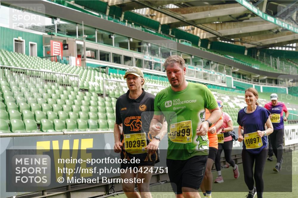 13.09.2026 - 21. swb-Marathon Bremen Michael Burmester http://msf.ph/oto/10424751 13.09.2026 10:47:20 Laufen im Stadion 10161, 10264, 10349, 10535, 10732, 10895, 10933, 10970, 11050, 11104, 11181, 11244, 11262, 11296, 11423, 11443, 11457, 11529, 11530, 11546, 11573, 11574, 11579, 11639, 11663, 11675, 11698, 11760, 12157, 12211, 12285, 12316, 12317, 12340, 12374, 12422, 12444, 12462, 12472, 10002, 10004, 10005, 10176, 10191, 10192, 10271, 10295, 10325, 10335, 10361, 10362, 10459, 10513, 10629, 10756, 10779, 10882, 10997, 10999, 11233, 11307, 11355 meine-sportfotos.de