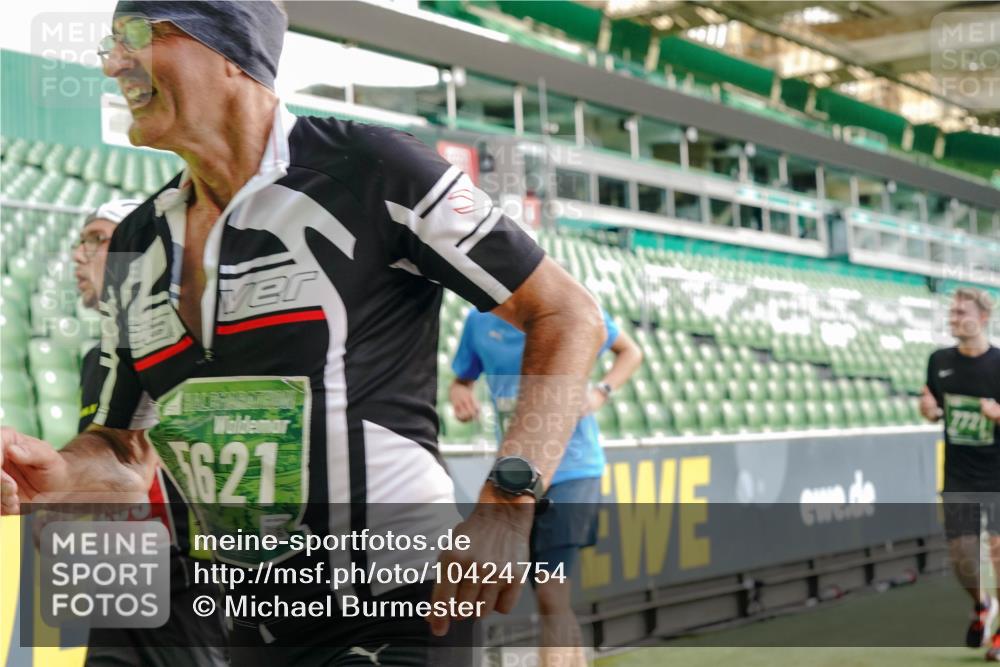 13.09.2026 - 21. swb-Marathon Bremen Michael Burmester http://msf.ph/oto/10424754 13.09.2026 13:24:09 Laufen im Stadion 137, 182, 294, 324, 434, 505, 533, 548, 609, 708, 721, 723, 739, 743, 752, 892, 1178, 1273, 1331, 1463, 1471, 1491, 1515, 1597, 1598, 1691, 1746, 1788, 1944, 2095, 2211, 2213, 2252, 2267, 2286, 2312, 2323, 2433, 2445, 2465, 2475, 2483, 2495, 2497, 2503, 2526, 2554, 2571, 2644, 2768, 2776, 2936, 2968, 3211, 3252, 3282, 3288, 3289, 3292, 3298, 3306, 3312, 3347, 3364, 3381, 3395, 3423, 3447, 3505, 3530, 3559, 3727, 3770, 3819, 4054, 4231, 4406, 4407, 4466, 4467 meine-sportfotos.de