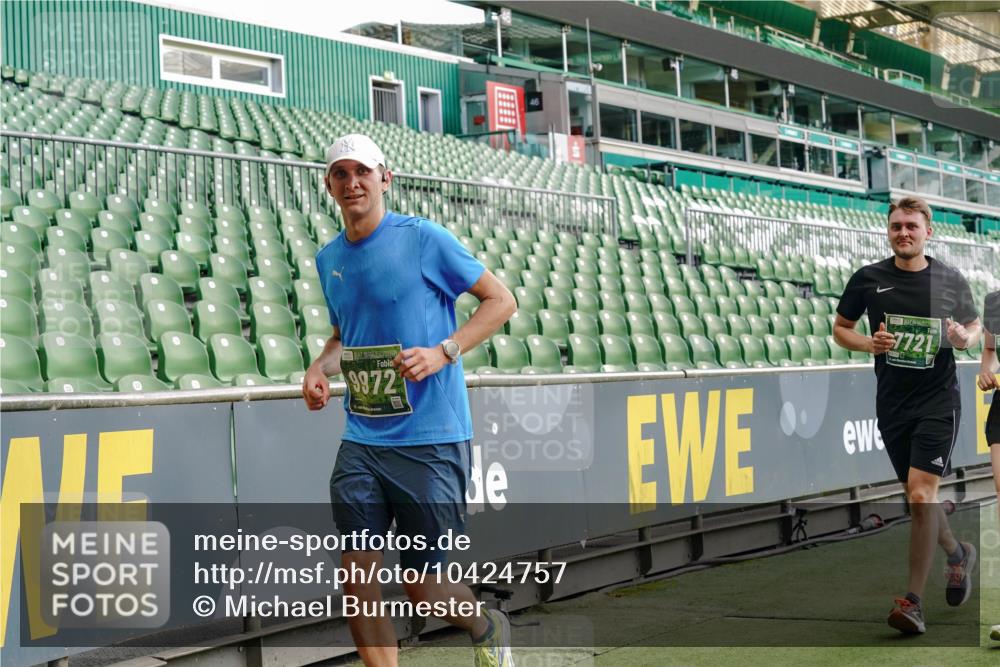 13.09.2026 - 21. swb-Marathon Bremen Michael Burmester http://msf.ph/oto/10424757 13.09.2026 13:24:09 Laufen im Stadion 137, 182, 294, 324, 434, 505, 533, 548, 609, 708, 721, 723, 739, 743, 752, 892, 1178, 1273, 1331, 1463, 1471, 1491, 1515, 1597, 1598, 1691, 1746, 1788, 1944, 2095, 2211, 2213, 2252, 2267, 2286, 2312, 2323, 2433, 2445, 2465, 2475, 2483, 2495, 2497, 2503, 2526, 2554, 2571, 2644, 2768, 2776, 2936, 2968, 3211, 3252, 3282, 3288, 3289, 3292, 3298, 3306, 3312, 3347, 3364, 3381, 3395, 3423, 3447, 3505, 3530, 3559, 3727, 3770, 3819, 4054, 4231, 4406, 4407, 4466, 4467 meine-sportfotos.de