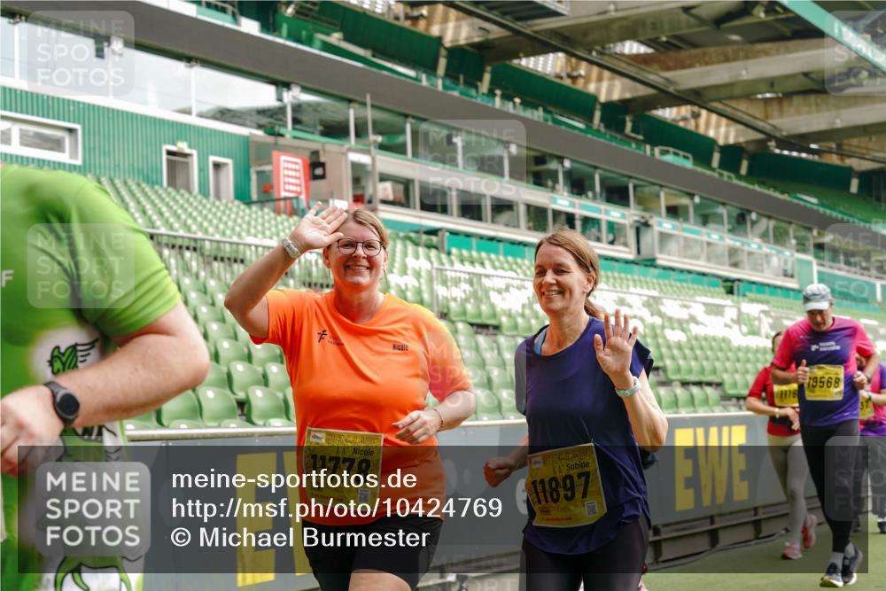 13.09.2026 - 21. swb-Marathon Bremen Michael Burmester http://msf.ph/oto/10424769 13.09.2026 10:47:21 Laufen im Stadion 10161, 10264, 10349, 10535, 10732, 10895, 10933, 10970, 11050, 11104, 11181, 11244, 11262, 11296, 11423, 11443, 11457, 11529, 11530, 11546, 11573, 11574, 11579, 11639, 11663, 11675, 11698, 11760, 12157, 12211, 12285, 12316, 12317, 12340, 12374, 12422, 12444, 12462, 12472, 10002, 10004, 10005, 10176, 10191, 10192, 10271, 10295, 10325, 10335, 10361, 10362, 10459, 10513, 10629, 10756, 10779, 10882, 10997, 10999, 11233, 11307, 11355 meine-sportfotos.de