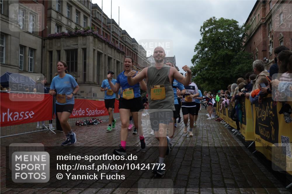 13.09.2026 - Kiel Lauf Yannick Fuchs http://msf.ph/oto/10424772 13.09.2026 11:00:56 Ziel 48, 190, 1314, 2038, 2144, 2658, 2697, 3423, 3425, 4529, 4769, 4915, 5648, 6399, 6426, 6995, 6996, 7456, 7516, 8229, 9199, 9594, 9900, 10339, 10480, 10885, 11972, 12192, 12326, 362, 893, 1518, 1650, 1722, 1795, 1896, 1897, 2233, 2267, 2915, 3793, 4055, 4261, 4524, 4706, 4787, 4855, 4905, 5794, 5912, 6431, 6770, 7091, 7179, 7214, 7610, 7997, 8481, 8565, 8590, 8622, 8686, 9327, 9408, 10346, 10480, 10529, 10590, 10674, 10700, 11797, 11835, 12214, 12457, 12756, 539, 842, 893 meine-sportfotos.de