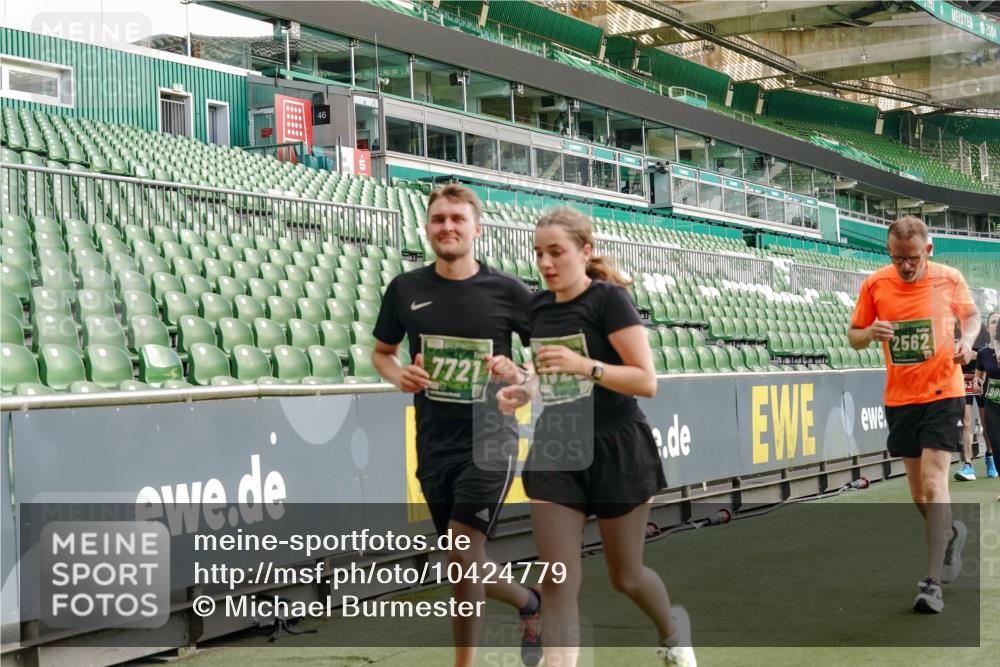 13.09.2026 - 21. swb-Marathon Bremen Michael Burmester http://msf.ph/oto/10424779 13.09.2026 13:24:10 Laufen im Stadion 137, 182, 294, 324, 434, 505, 533, 548, 609, 708, 721, 723, 739, 743, 752, 892, 1178, 1273, 1331, 1463, 1471, 1491, 1515, 1597, 1598, 1691, 1746, 1788, 1944, 2095, 2211, 2213, 2252, 2267, 2286, 2312, 2323, 2433, 2445, 2465, 2475, 2483, 2495, 2497, 2503, 2526, 2554, 2571, 2644, 2768, 2776, 2936, 2968, 3211, 3252, 3282, 3288, 3289, 3292, 3298, 3306, 3312, 3347, 3364, 3381, 3395, 3423, 3447, 3505, 3530, 3559, 3727, 3770, 3819, 4054, 4231, 4406, 4407, 4466, 4467 meine-sportfotos.de