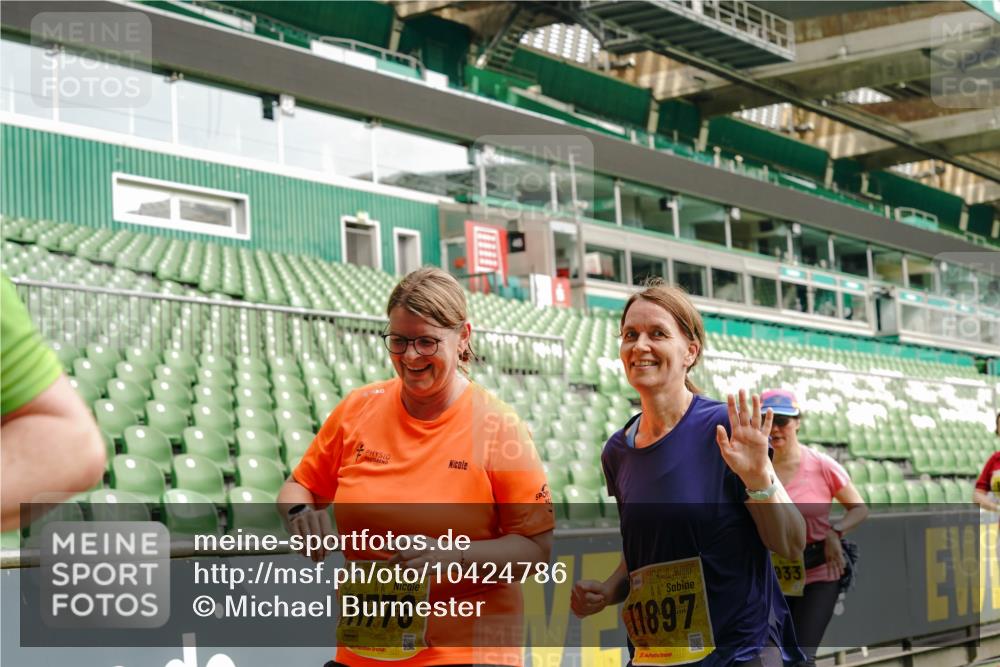13.09.2026 - 21. swb-Marathon Bremen Michael Burmester http://msf.ph/oto/10424786 13.09.2026 10:47:22 Laufen im Stadion 10161, 10264, 10292, 10349, 10535, 10732, 10895, 10925, 10933, 10970, 11050, 11104, 11181, 11244, 11262, 11296, 11423, 11443, 11457, 11529, 11530, 11546, 11573, 11574, 11579, 11639, 11663, 11675, 11698, 11760, 12157, 12211, 12285, 12316, 12317, 12340, 12374, 12422, 12444, 12462, 12472, 10002, 10004, 10005, 10176, 10191, 10192, 10271, 10295, 10325, 10335, 10361, 10362, 10459, 10513, 10629, 10756, 10779, 10882, 10997, 10999, 11233, 11307, 11355 meine-sportfotos.de