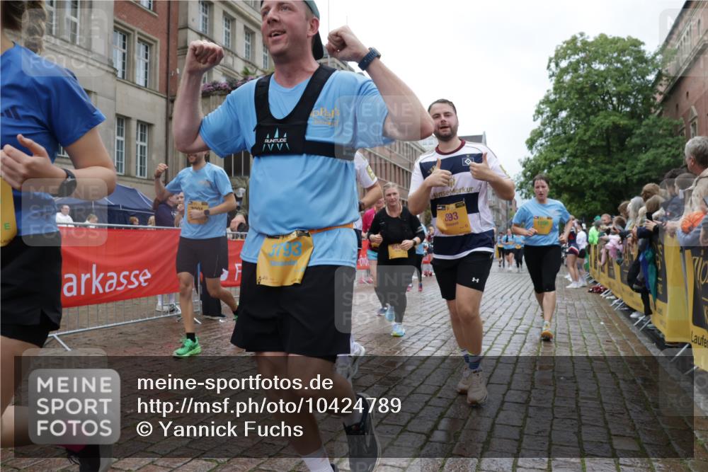 13.09.2026 - Kiel Lauf Yannick Fuchs http://msf.ph/oto/10424789 13.09.2026 11:00:57 Ziel 48, 190, 1314, 2038, 2144, 2658, 2697, 3423, 3425, 4529, 4530, 4769, 4915, 5648, 6399, 6426, 6995, 6996, 7456, 7516, 8229, 9199, 9594, 9899, 9900, 10339, 10885, 11972, 12192, 12326, 362, 893, 1518, 1650, 1722, 1795, 1896, 1897, 2233, 2267, 3793, 4055, 4261, 4524, 4706, 4855, 4905, 5794, 5912, 6431, 6770, 7091, 7179, 7214, 7610, 7997, 8481, 8565, 8590, 8622, 8686, 9327, 9408, 10346, 10480, 10529, 10590, 10674, 10700, 11797, 11835, 12214, 12457, 12756, 539, 842, 1744, 893 meine-sportfotos.de