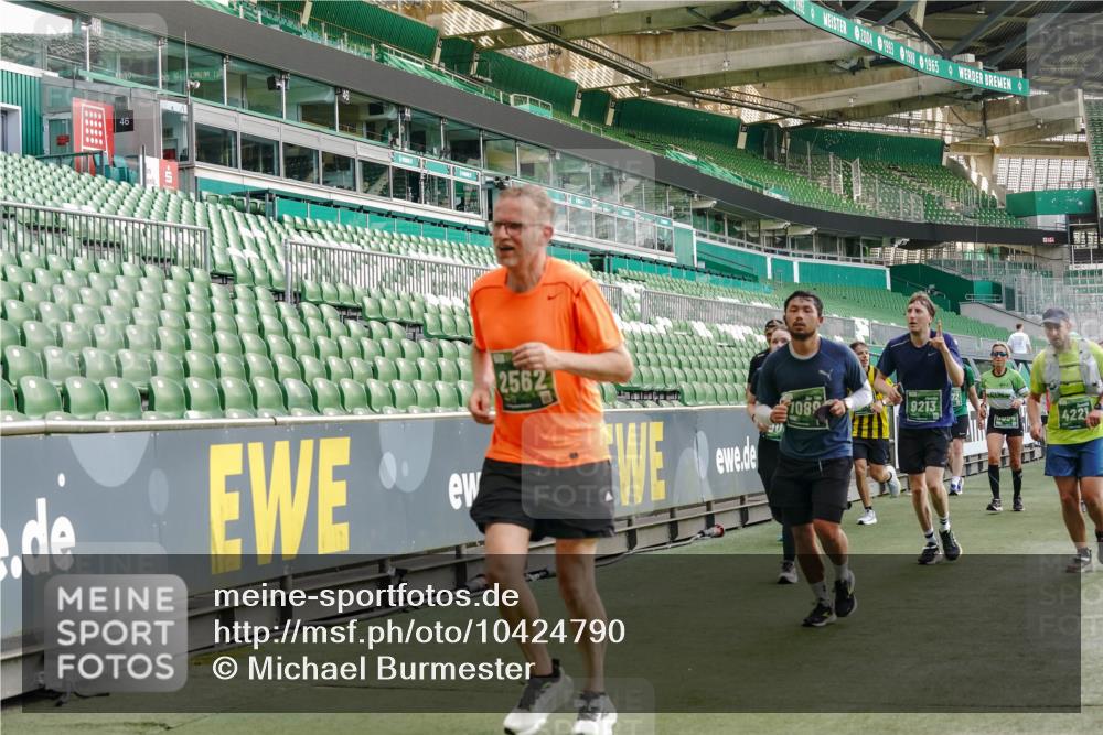 13.09.2026 - 21. swb-Marathon Bremen Michael Burmester http://msf.ph/oto/10424790 13.09.2026 13:24:11 Laufen im Stadion 137, 182, 294, 324, 434, 505, 533, 548, 609, 708, 721, 723, 739, 743, 752, 892, 1178, 1273, 1331, 1463, 1471, 1491, 1515, 1597, 1598, 1691, 1746, 1788, 1944, 2095, 2211, 2213, 2252, 2267, 2286, 2312, 2323, 2433, 2445, 2465, 2475, 2483, 2495, 2497, 2503, 2526, 2554, 2571, 2644, 2768, 2776, 2936, 2968, 3211, 3252, 3282, 3288, 3289, 3292, 3298, 3306, 3312, 3347, 3364, 3381, 3395, 3423, 3447, 3505, 3530, 3559, 3727, 3770, 3819, 4054, 4231, 4406, 4407, 4466, 4467 meine-sportfotos.de