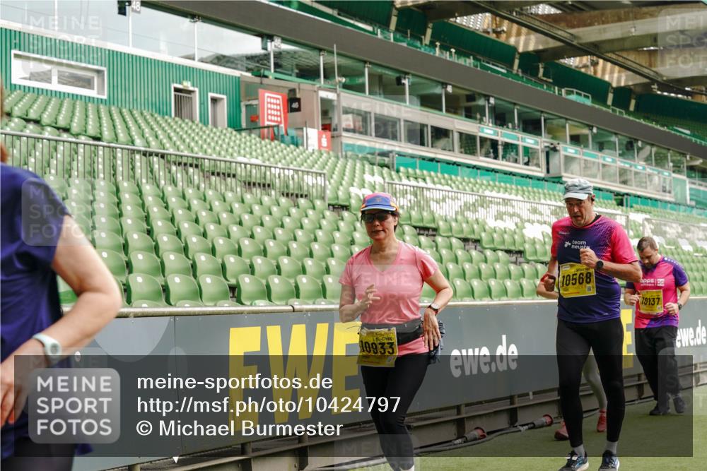 13.09.2026 - 21. swb-Marathon Bremen Michael Burmester http://msf.ph/oto/10424797 13.09.2026 10:47:22 Laufen im Stadion 10161, 10264, 10292, 10349, 10535, 10732, 10895, 10925, 10933, 10970, 11050, 11104, 11181, 11244, 11262, 11296, 11423, 11443, 11457, 11529, 11530, 11546, 11573, 11574, 11579, 11639, 11663, 11675, 11698, 11760, 12157, 12211, 12285, 12316, 12317, 12340, 12374, 12422, 12444, 12462, 12472, 10002, 10004, 10005, 10176, 10191, 10192, 10271, 10295, 10325, 10335, 10361, 10362, 10459, 10513, 10629, 10756, 10779, 10882, 10997, 10999, 11233, 11307, 11355 meine-sportfotos.de
