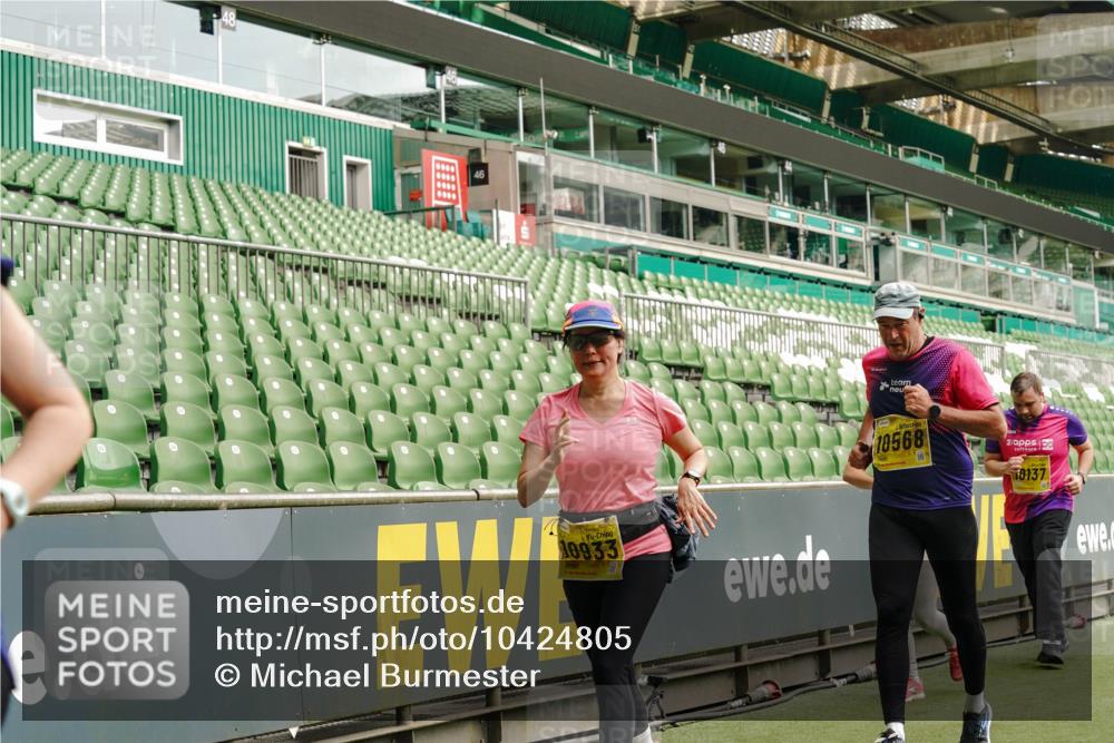 13.09.2026 - 21. swb-Marathon Bremen Michael Burmester http://msf.ph/oto/10424805 13.09.2026 10:47:23 Laufen im Stadion 10161, 10264, 10292, 10349, 10535, 10732, 10895, 10925, 10933, 10970, 11050, 11104, 11181, 11244, 11262, 11296, 11423, 11443, 11457, 11529, 11530, 11546, 11573, 11574, 11579, 11639, 11663, 11675, 11698, 11760, 12083, 12157, 12211, 12285, 12316, 12317, 12340, 12374, 12422, 12444, 12462, 12472, 10002, 10004, 10005, 10176, 10191, 10192, 10271, 10295, 10325, 10335, 10361, 10362, 10459, 10513, 10629, 10756, 10779, 10882, 10997, 10999, 11233, 11307, 11355 meine-sportfotos.de