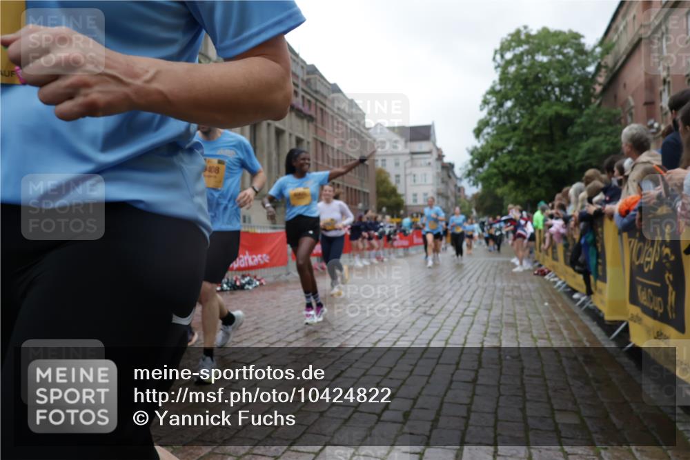 13.09.2026 - Kiel Lauf Yannick Fuchs http://msf.ph/oto/10424822 13.09.2026 11:00:59 Ziel 48, 190, 1314, 2038, 2144, 2658, 2697, 3423, 3425, 4529, 4530, 4769, 4915, 5648, 6399, 6426, 7456, 7516, 8229, 9199, 9594, 9899, 9900, 10339, 10885, 11972, 12192, 12326, 362, 1650, 1722, 1795, 1896, 1897, 2038, 2233, 2267, 4055, 4261, 4524, 4706, 4855, 4905, 5794, 5912, 6431, 6770, 6995, 6996, 7091, 7179, 7214, 7610, 7997, 8481, 8565, 8590, 8622, 8686, 9327, 9408, 10480, 10529, 10590, 10674, 10700, 11797, 12214, 12457, 12756, 539, 842, 1744, 893, 4905 meine-sportfotos.de